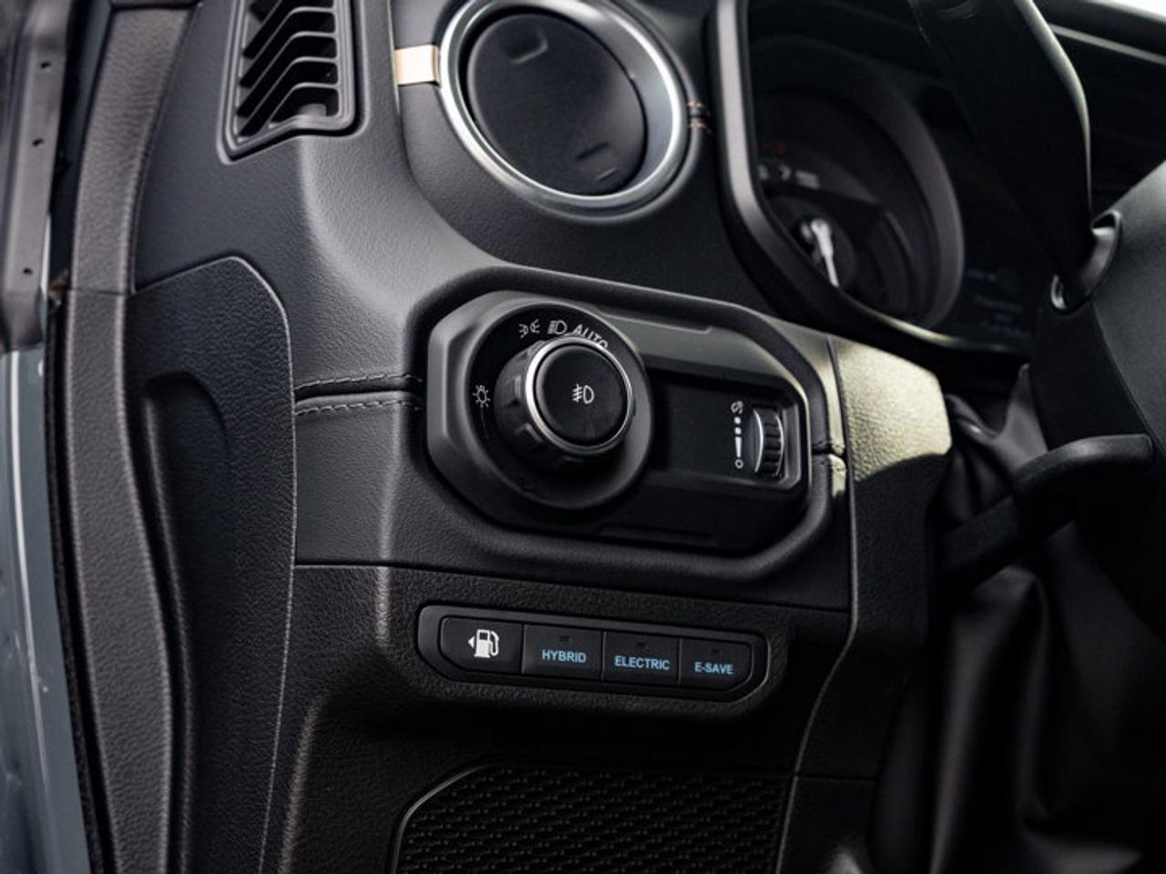 2024 Jeep Wrangler 4xe Sahara Photo