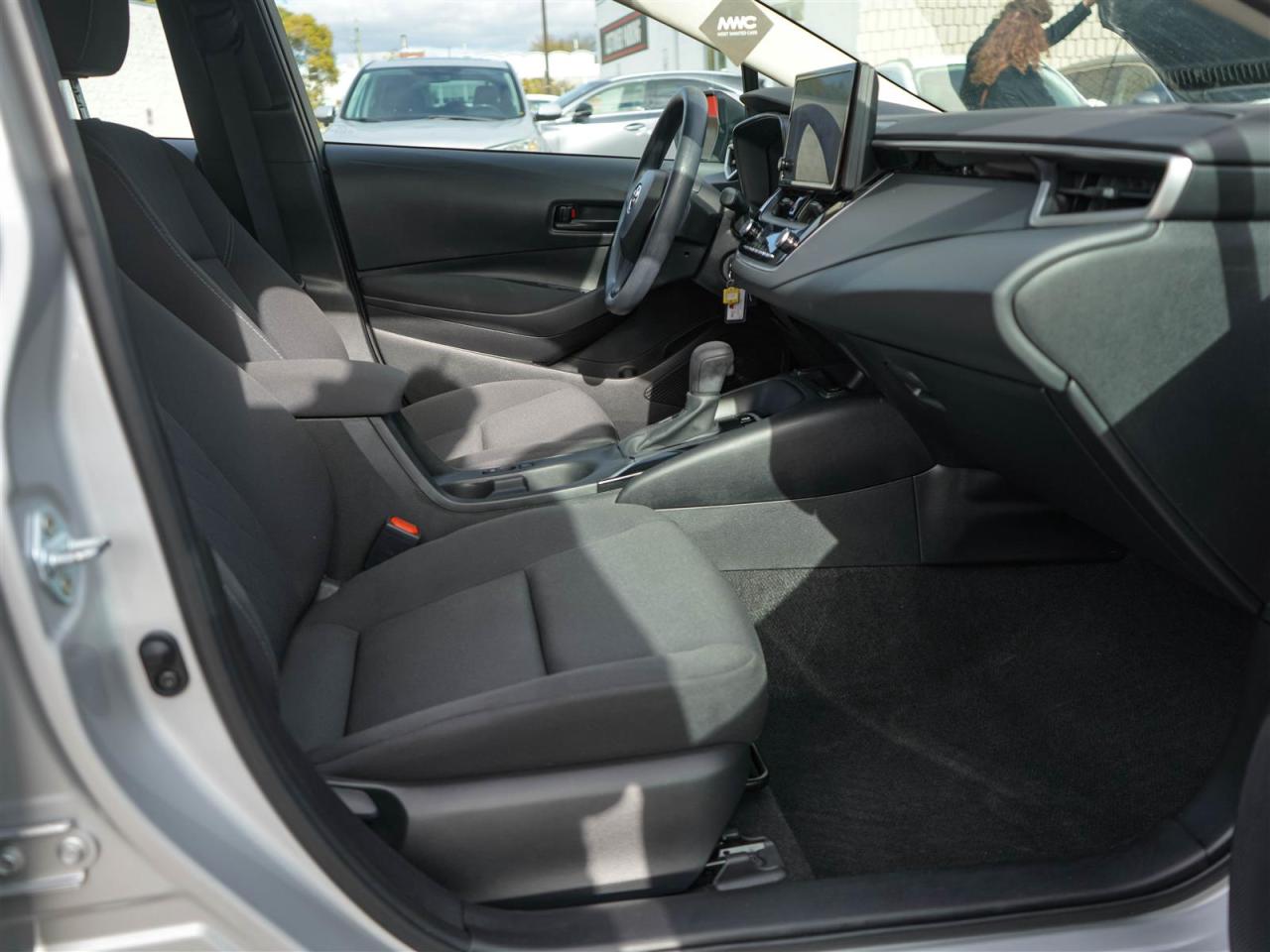 2023 Toyota Corolla LE | NO ACCIDENTS | HEATED SEATS | APP CONNECT Photo