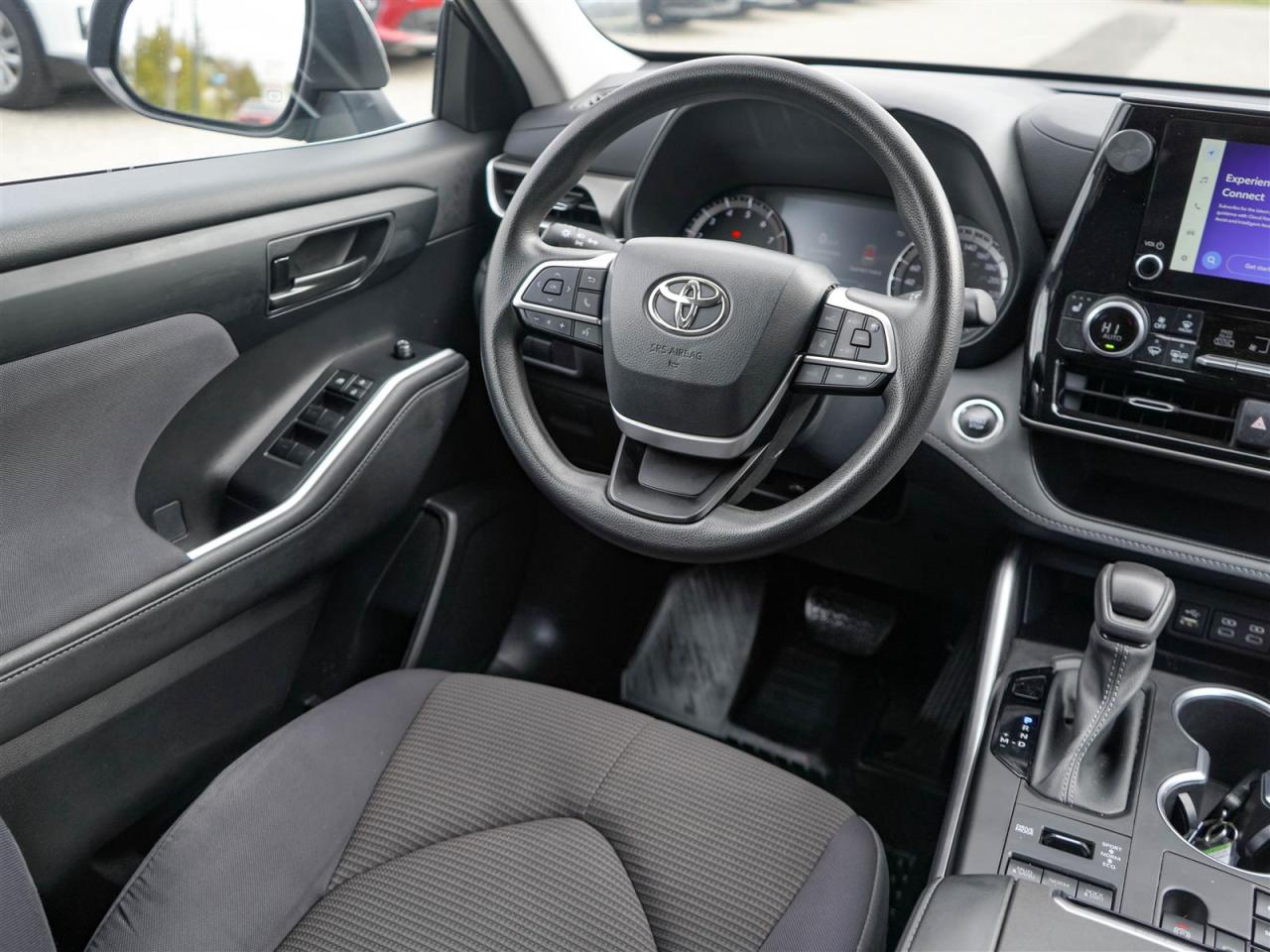 2023 Toyota Highlander LE AWD | NO ACCIDENTS | PUSH BUTTON | ALLOYS Photo