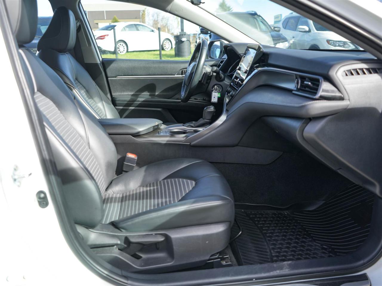 2022 Toyota Camry SE | LEATHER | NO ACCIDENTS | APP CONNECT Photo