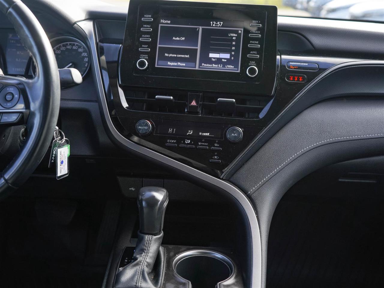 2022 Toyota Camry SE | LEATHER | NO ACCIDENTS | APP CONNECT Photo