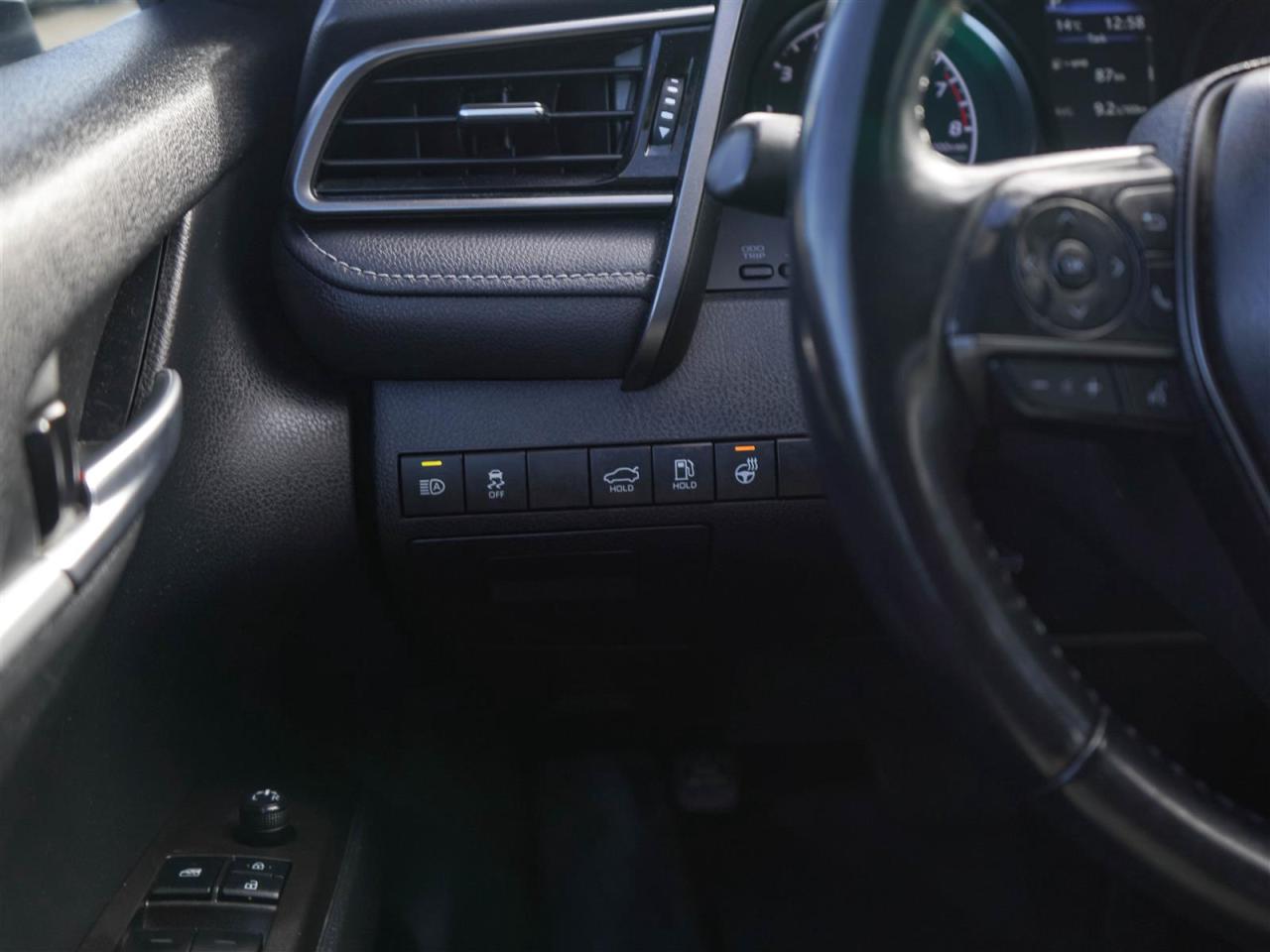 2022 Toyota Camry SE | LEATHER | NO ACCIDENTS | APP CONNECT Photo