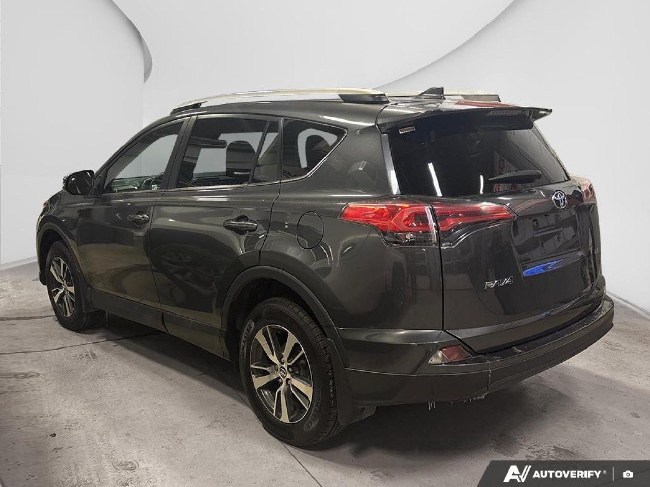 2018 Toyota RAV4 FWD LE  - Heated Seats -  Bluetooth Photo2