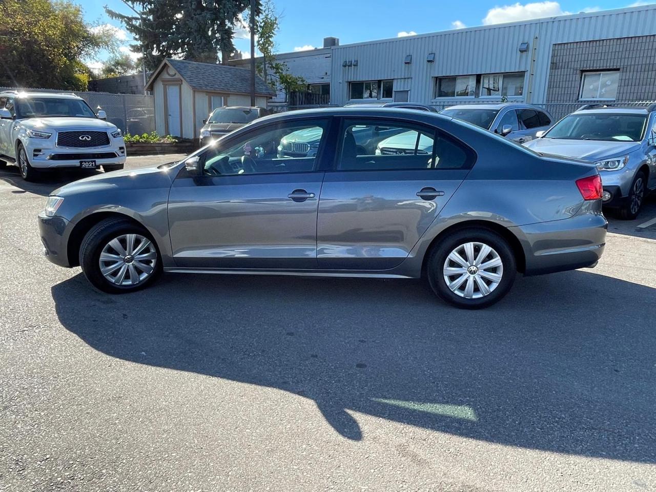 2014 Volkswagen Jetta 4dr 2.0L Auto Trendline+  SAFETY CERTIFED Photo3