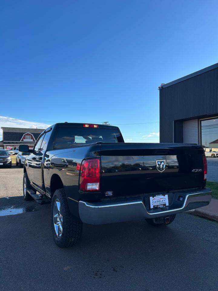 2021 RAM 1500 Classic TRADESMAN Photo4