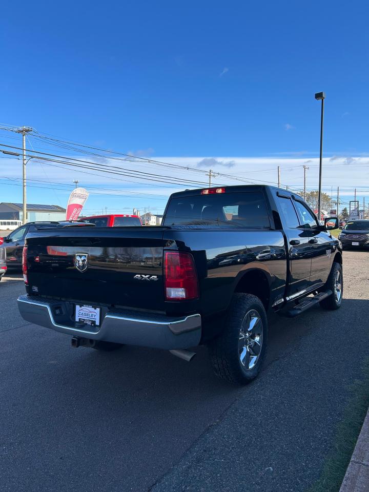 2021 RAM 1500 Classic TRADESMAN Photo3