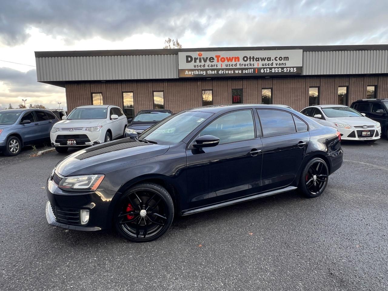 2015 Volkswagen Jetta 4dr 2.0 TSI Man GLI - Photo #2