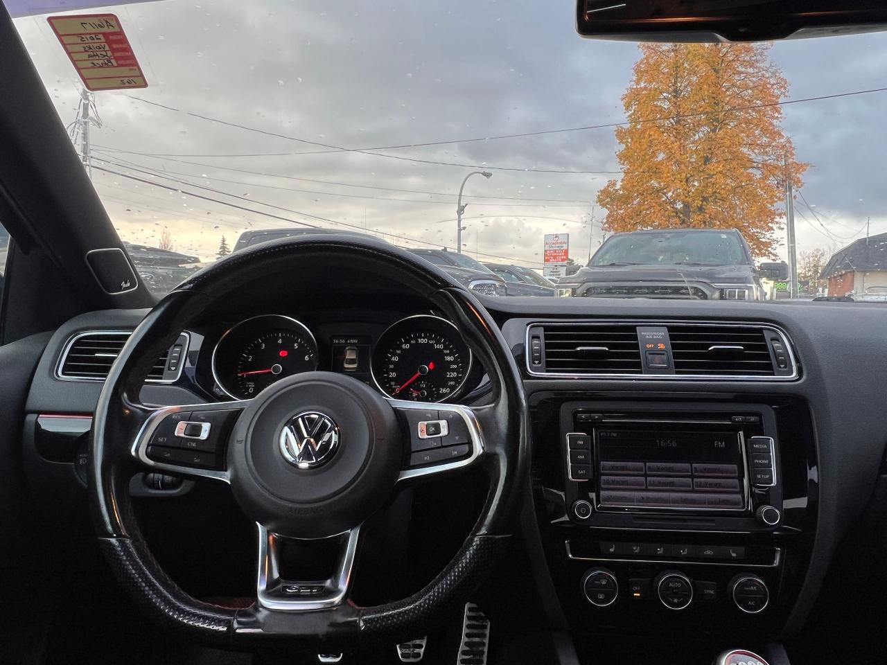 2015 Volkswagen Jetta 4dr 2.0 TSI Man GLI - Photo #12