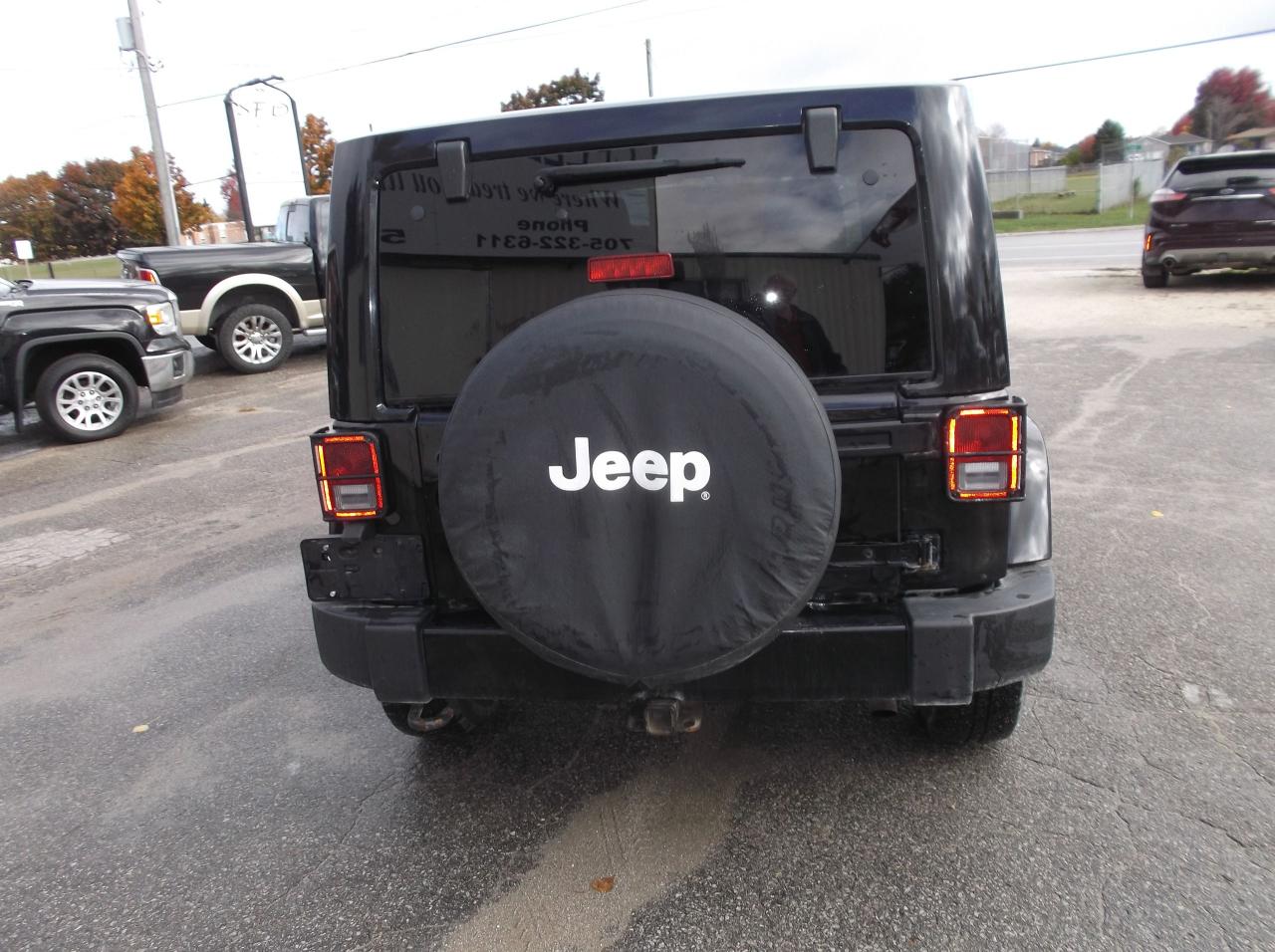 2015 Jeep Wrangler 4X4  UNLIMITED  SAHARA  TRAIL RATED - Photo #4