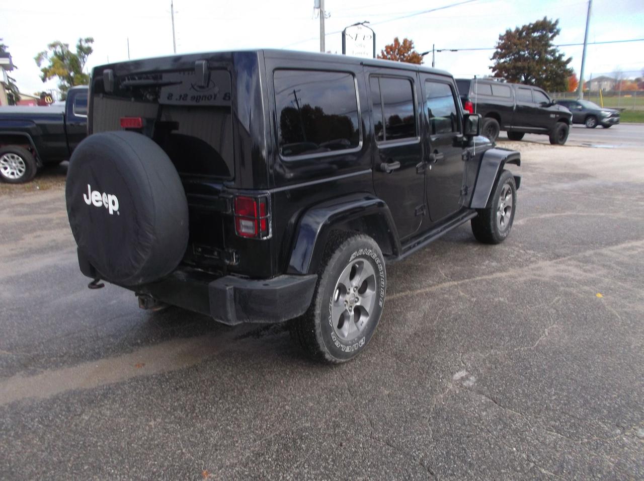 2015 Jeep Wrangler 4X4  UNLIMITED  SAHARA  TRAIL RATED - Photo #5