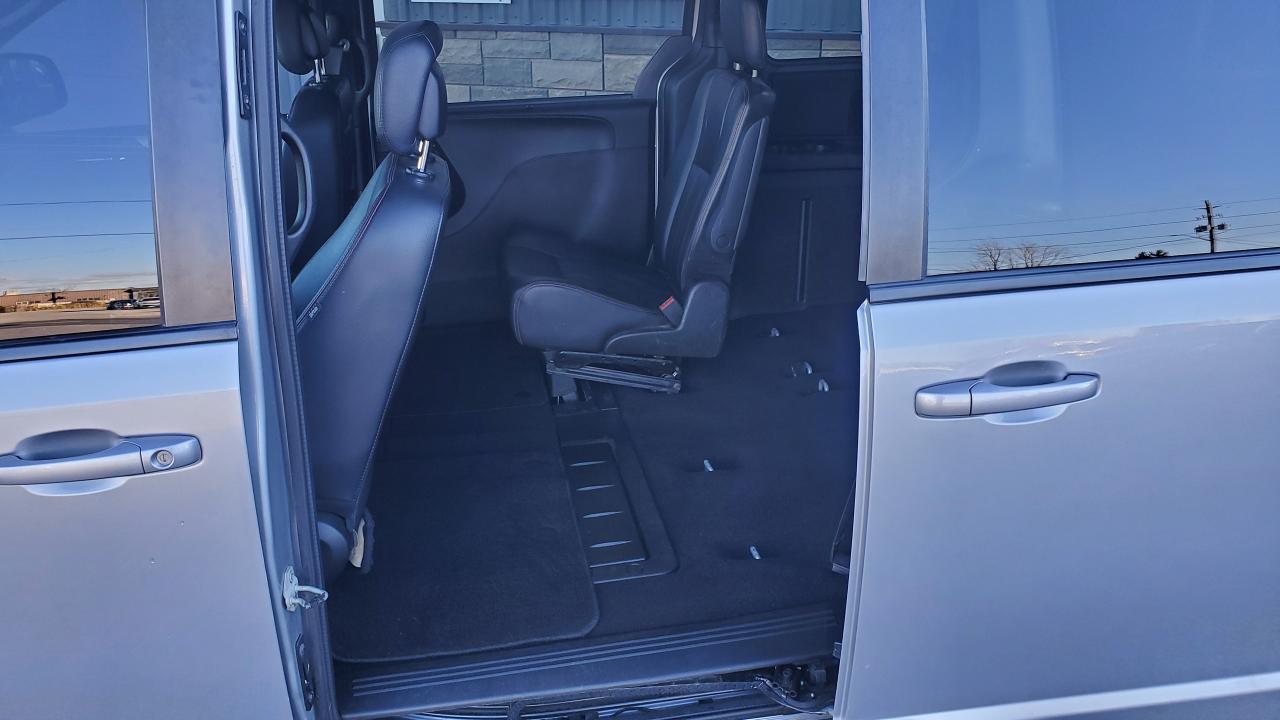 2018 Dodge Grand Caravan GT-LEATHER-REAR CAMERA-PWR SLIDING DOORS & LIFTGAT - Photo #16