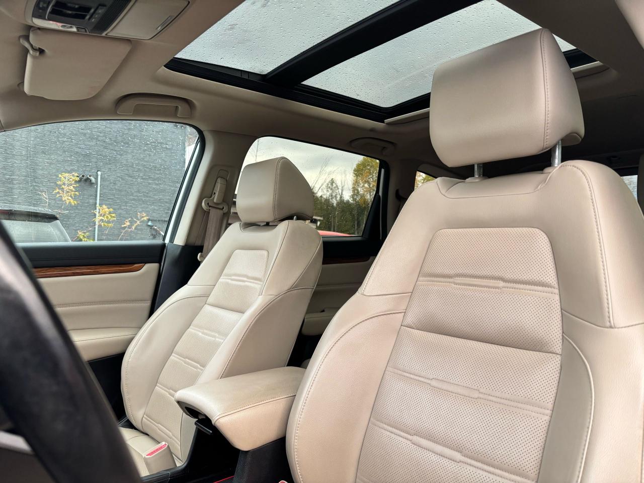 2017 Honda CR-V Touring - Photo #10