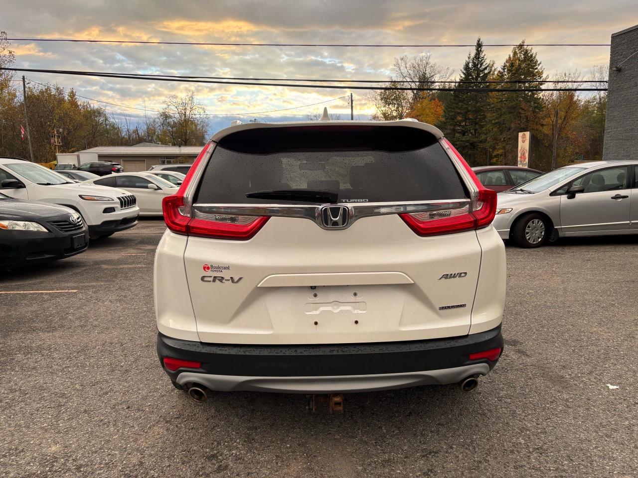 2017 Honda CR-V Touring - Photo #5