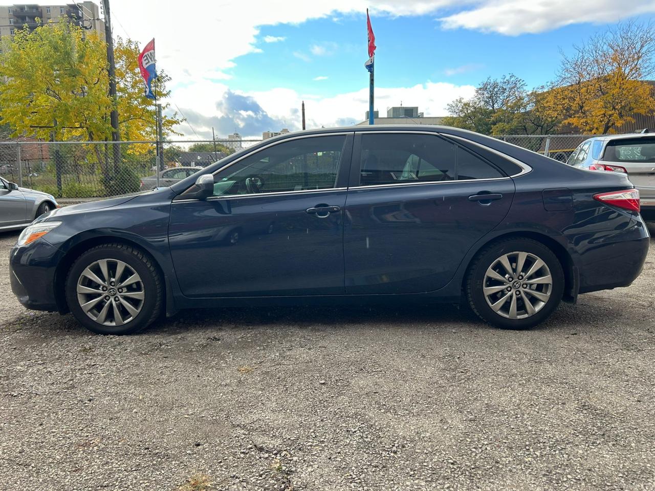 2016 Toyota Camry XLE - Photo #5