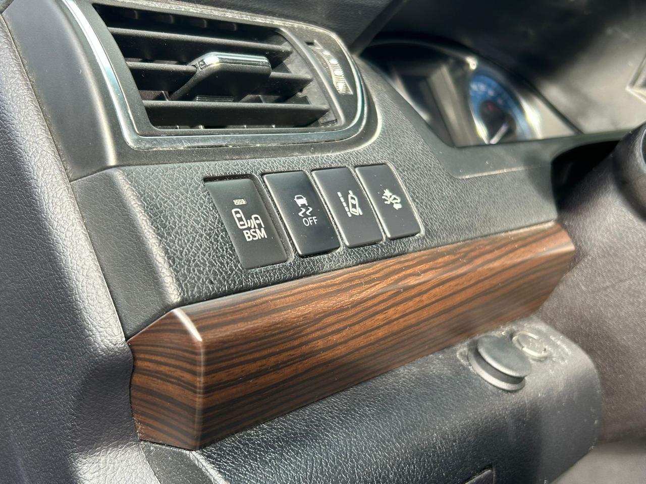 2016 Toyota Camry XLE - Photo #17