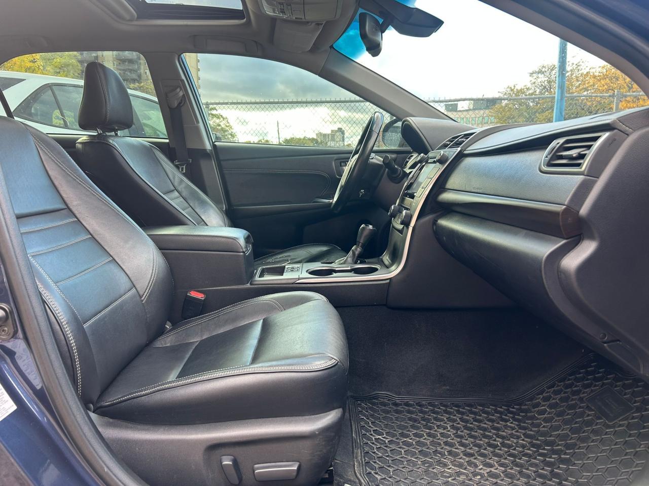 2016 Toyota Camry XLE - Photo #14