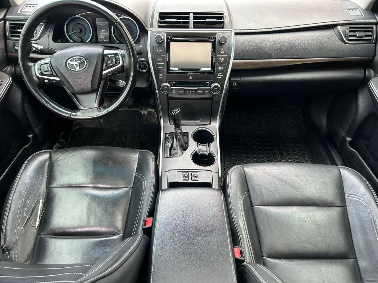 2016 Toyota Camry XLE - Photo #11