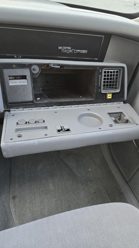 1993 Buick Regal 4dr Sedan Limited - Photo #14