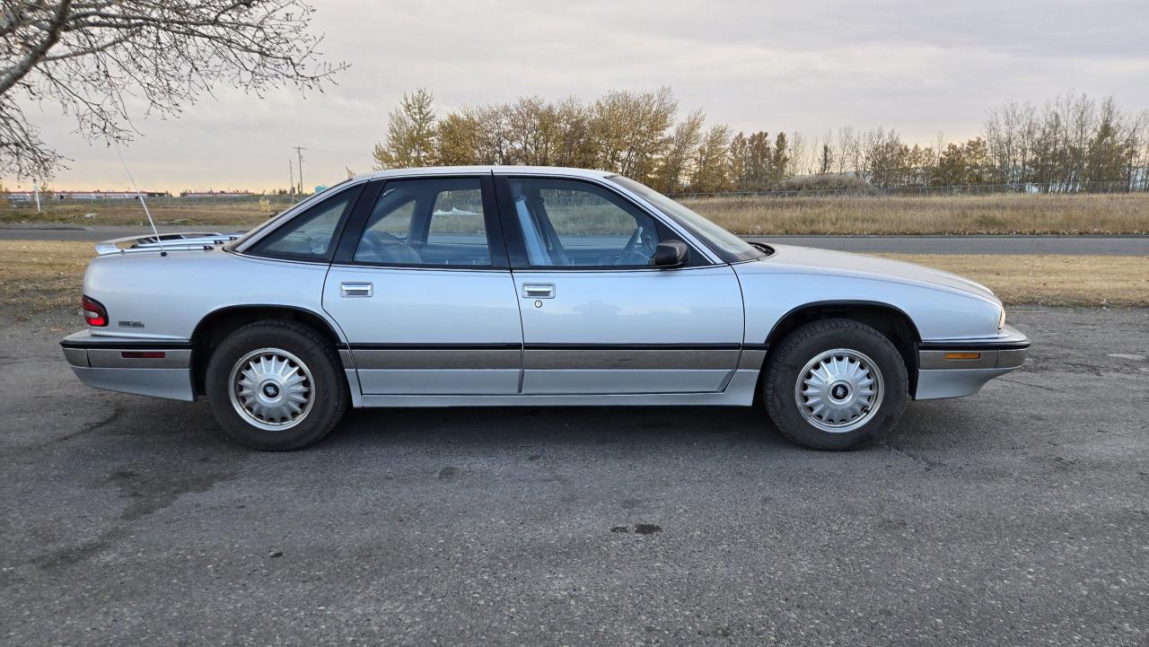1993 Buick Regal 4dr Sedan Limited - Photo #2