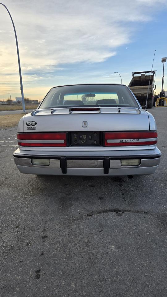 1993 Buick Regal 4dr Sedan Limited - Photo #5
