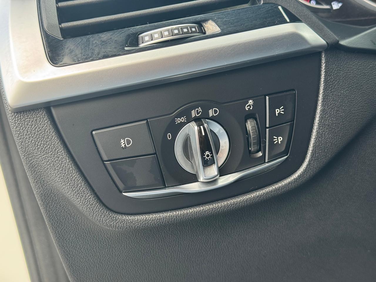 2018 BMW X3 xDrive30i **X-LINE** - Photo #27