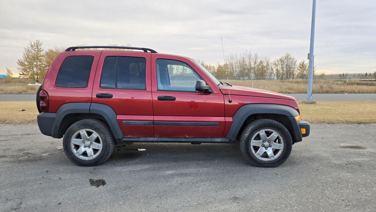 2006 Jeep Liberty Sport - Photo #4