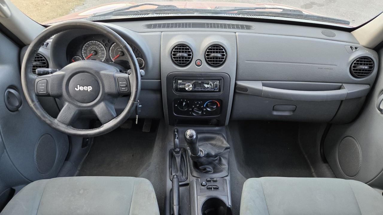 2006 Jeep Liberty Sport - Photo #8