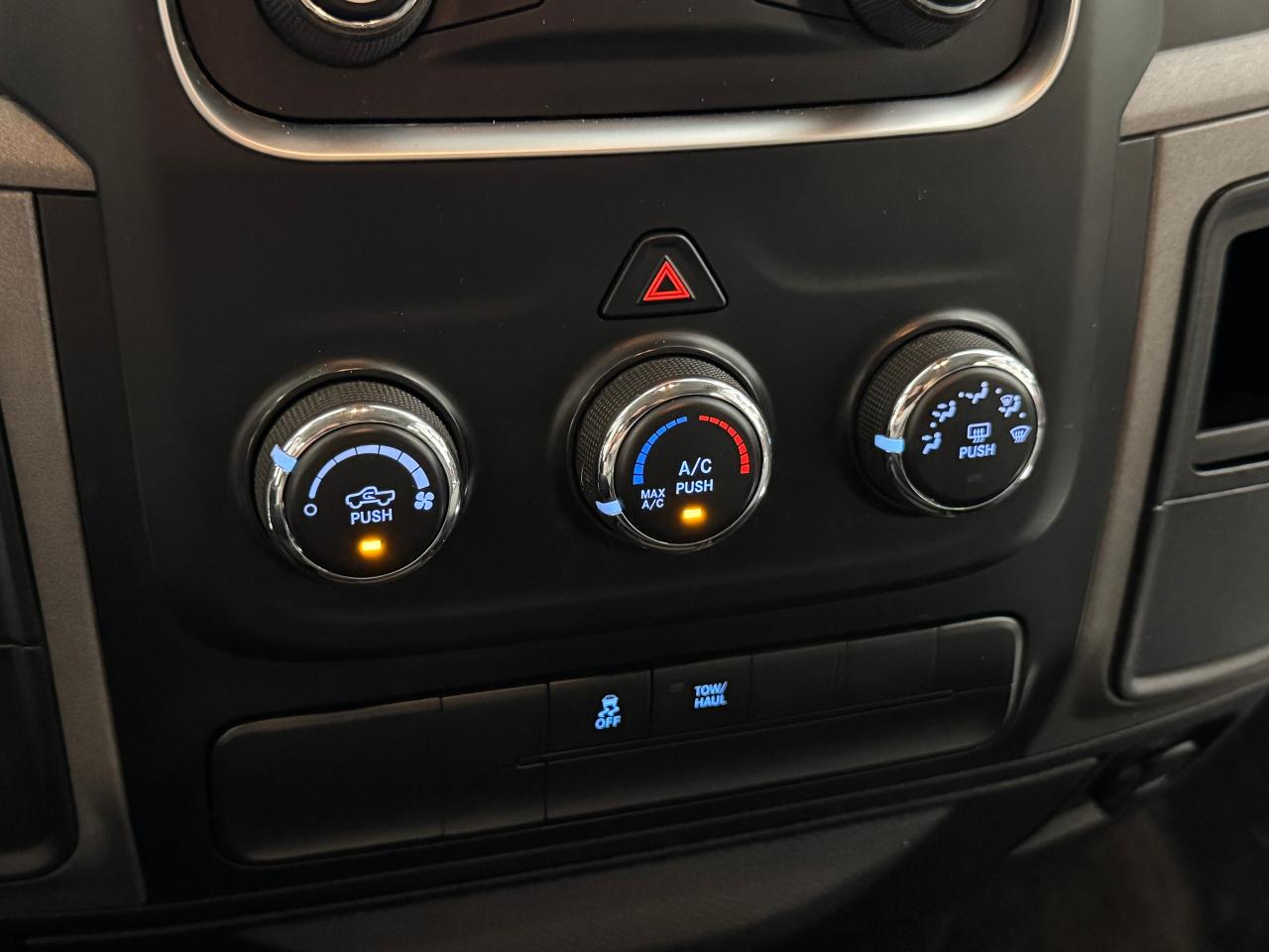 2016 RAM 1500 ST+New Tires+Brakes+Camera+Bluetooth+A/C Photo24