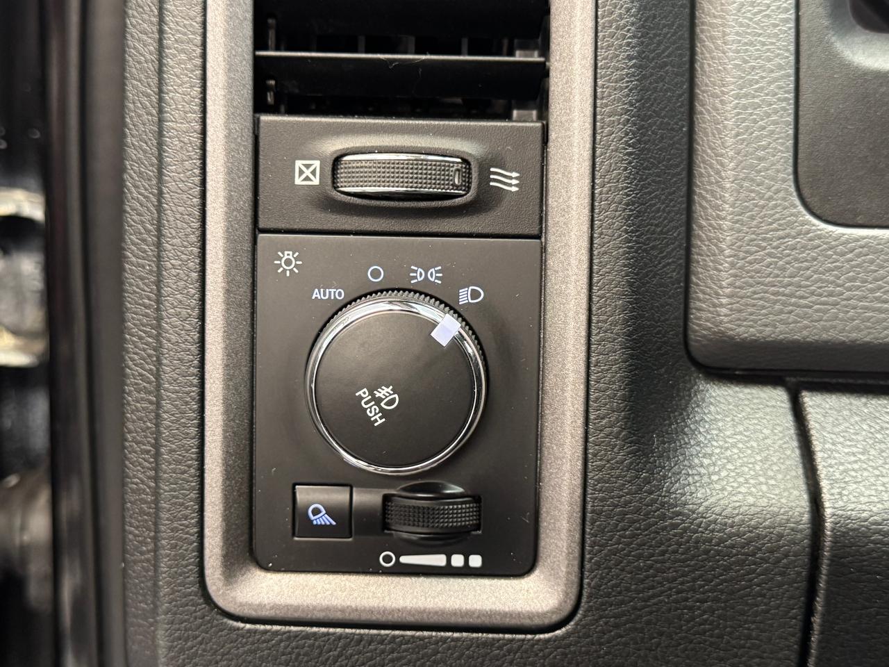 2016 RAM 1500 ST+New Tires+Brakes+Camera+Bluetooth+A/C Photo76