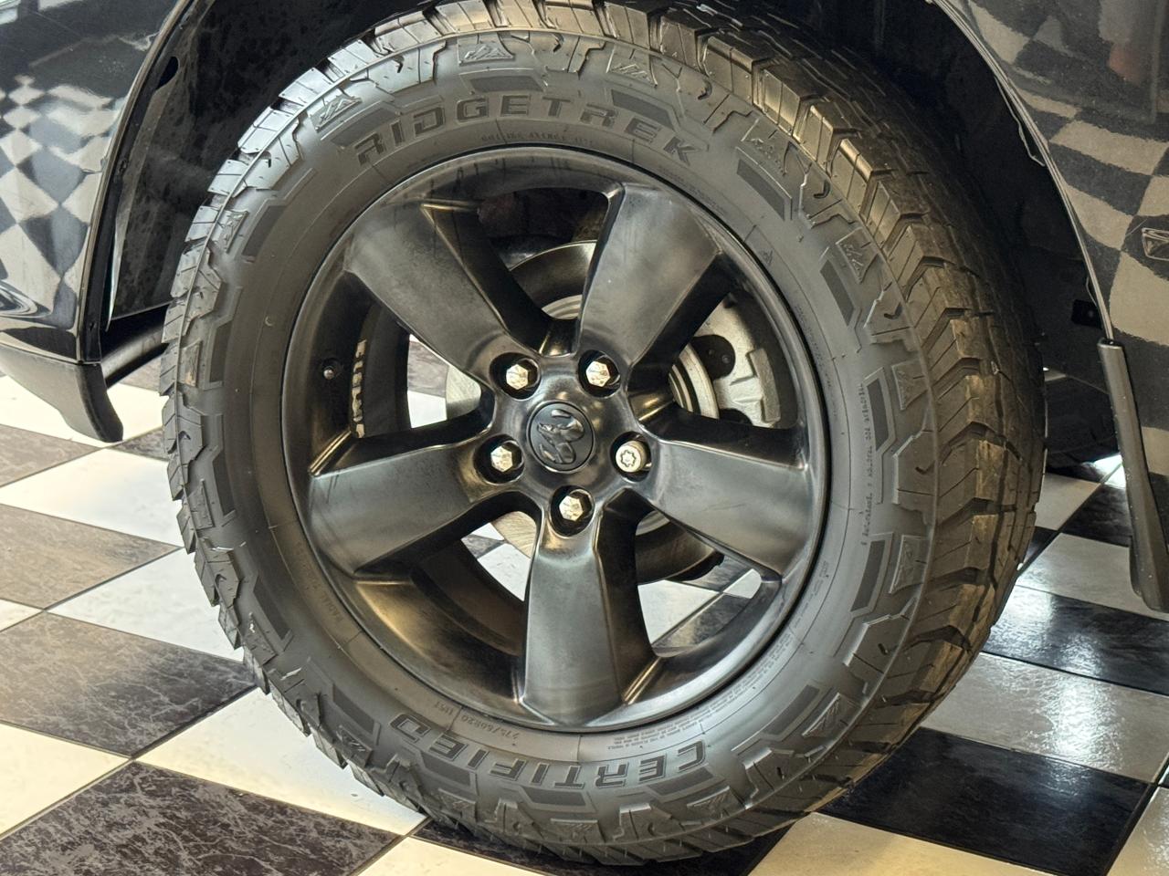 2016 RAM 1500 ST+New Tires+Brakes+Camera+Bluetooth+A/C Photo34