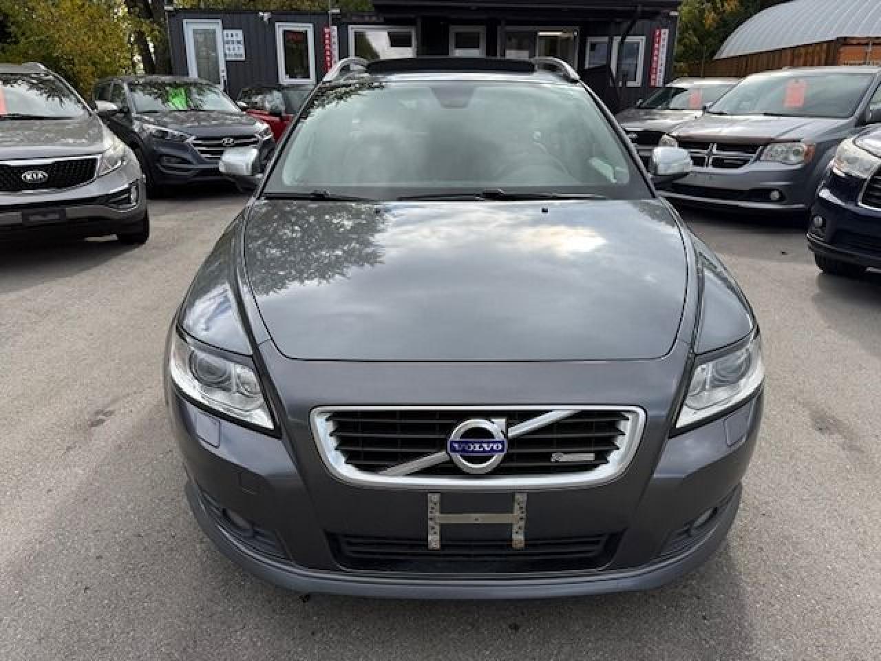 2011 Volvo V50 5DR WGN Photo2