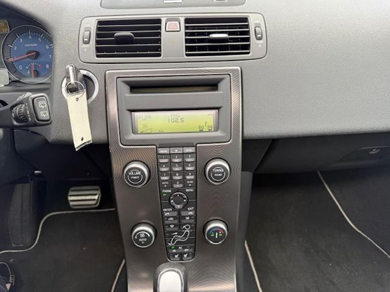 2011 Volvo V50 5DR WGN - Photo #4