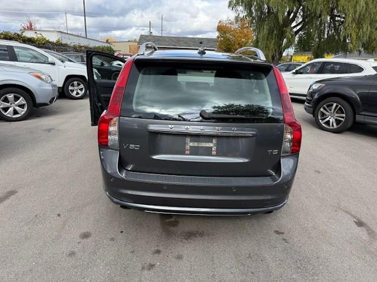 2011 Volvo V50 5DR WGN - Photo #12