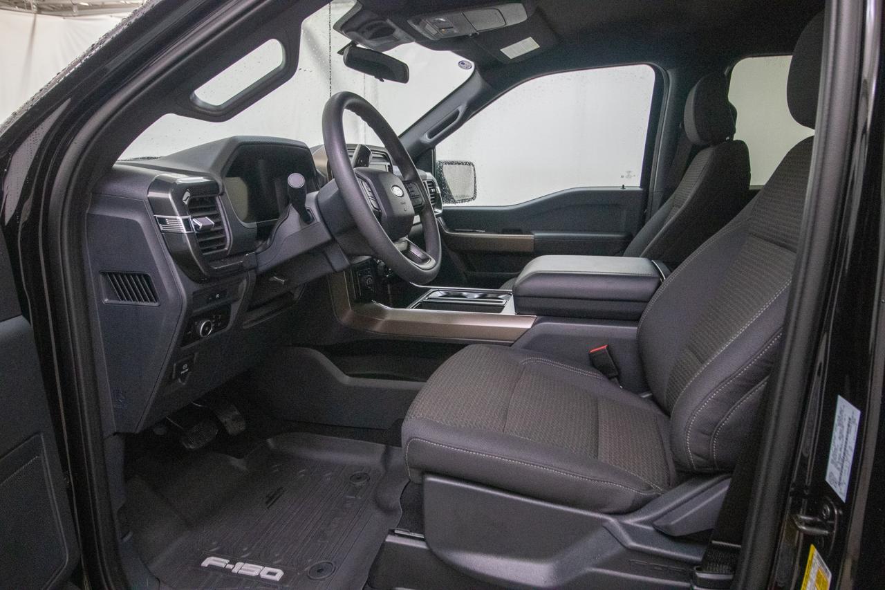 2025 Ford F-150 STX 4WD SuperCrew 5.5' Box Photo5