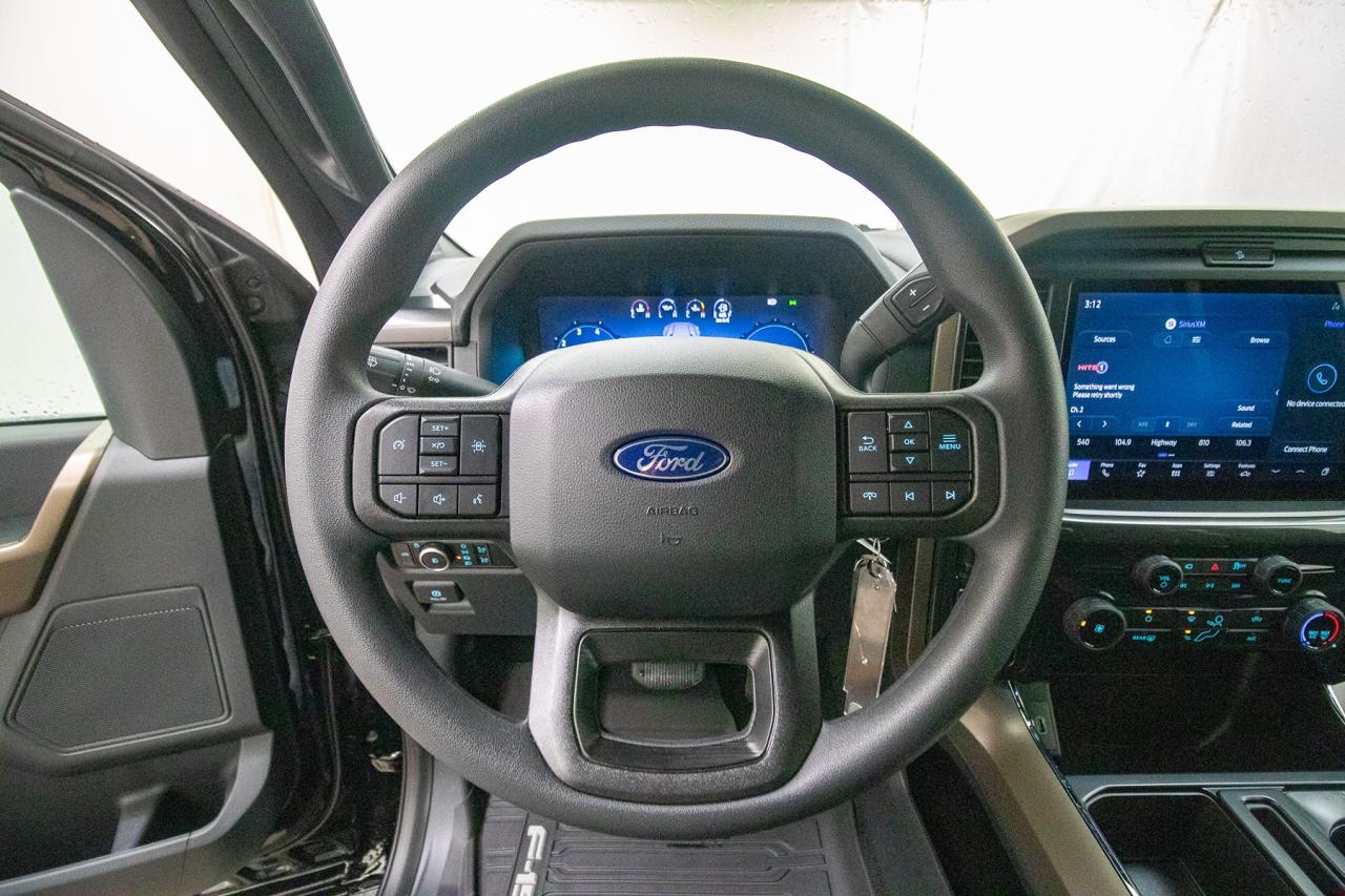 2025 Ford F-150 STX 4WD SuperCrew 5.5' Box Photo5