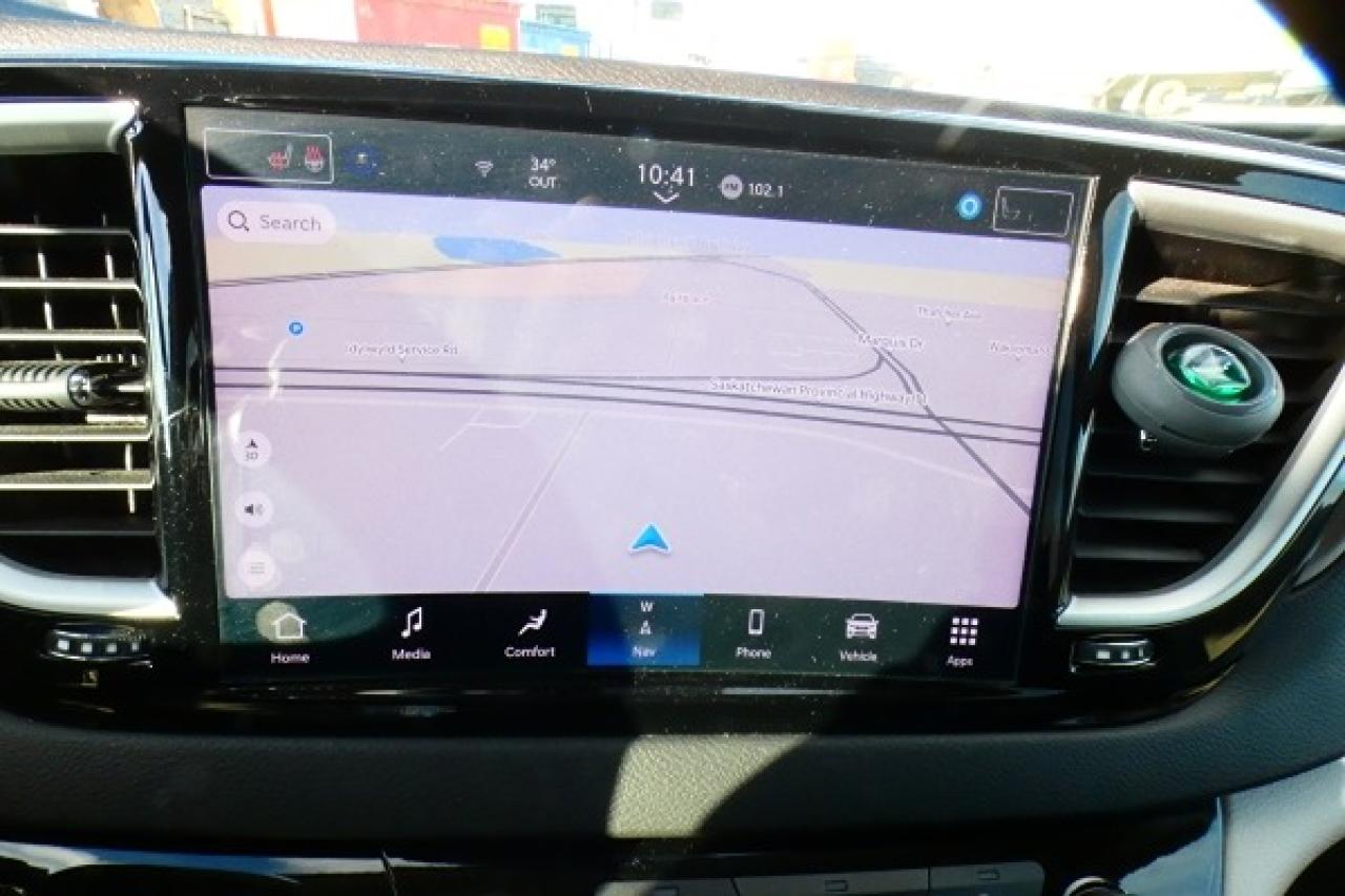 2024 Chrysler Grand Caravan SXT 2WD w/Htd cloth, Htd wheel, NAV, BUC - Photo #16