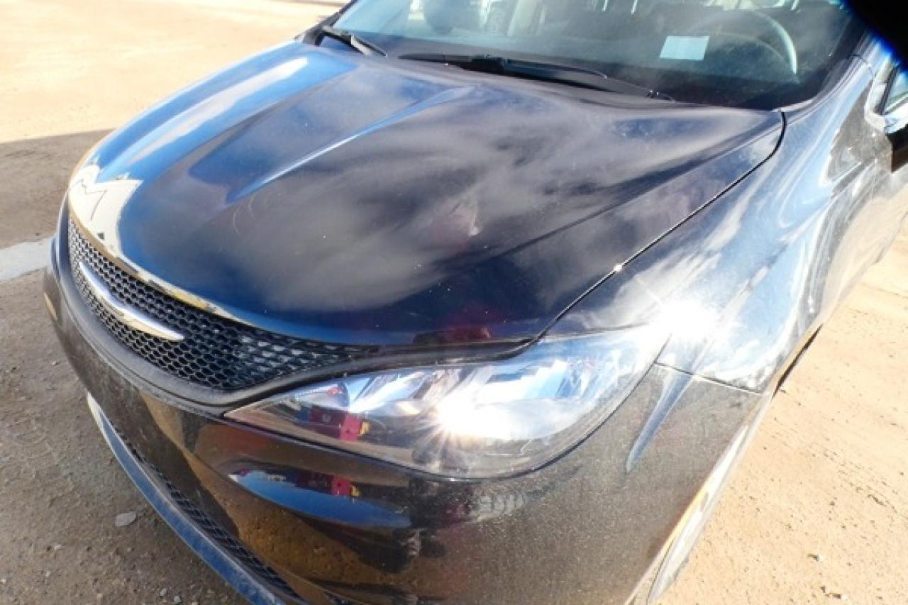 2024 Chrysler Grand Caravan SXT 2WD w/Htd cloth, Htd wheel, NAV, BUC - Photo #23