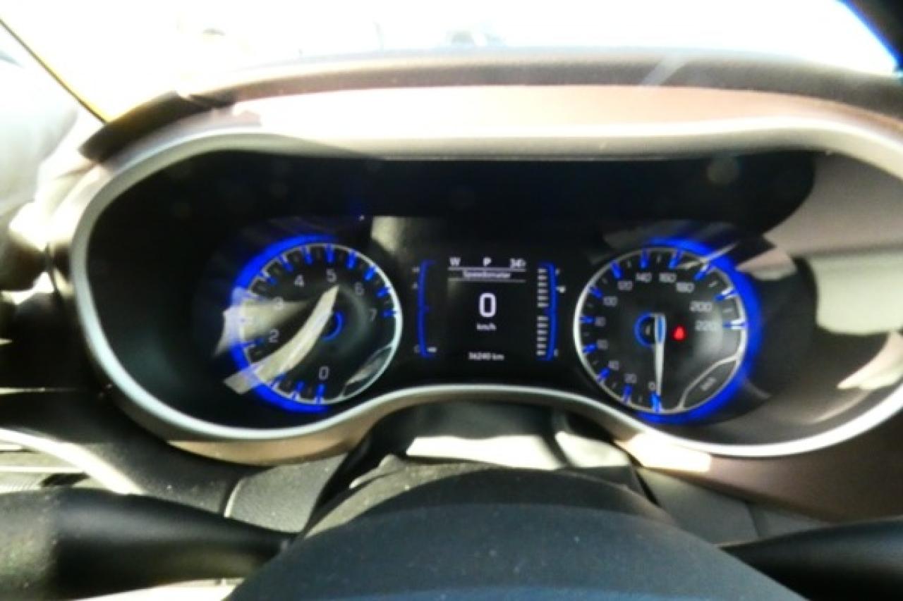 2024 Chrysler Grand Caravan SXT 2WD w/Htd cloth, Htd wheel, NAV, BUC - Photo #15