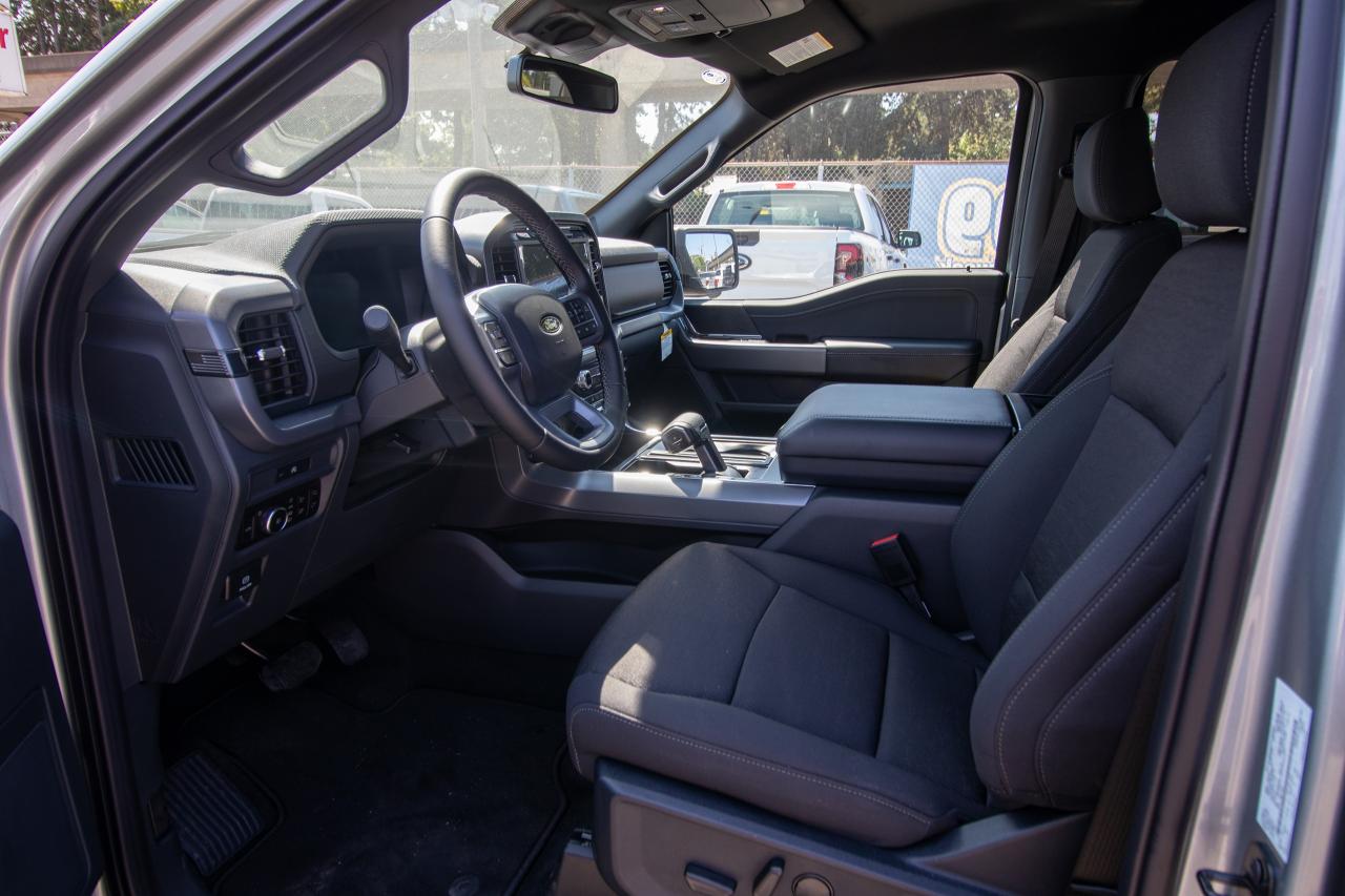 2025 Ford F-150 XLT 4WD SuperCrew 5.5' Box Photo5
