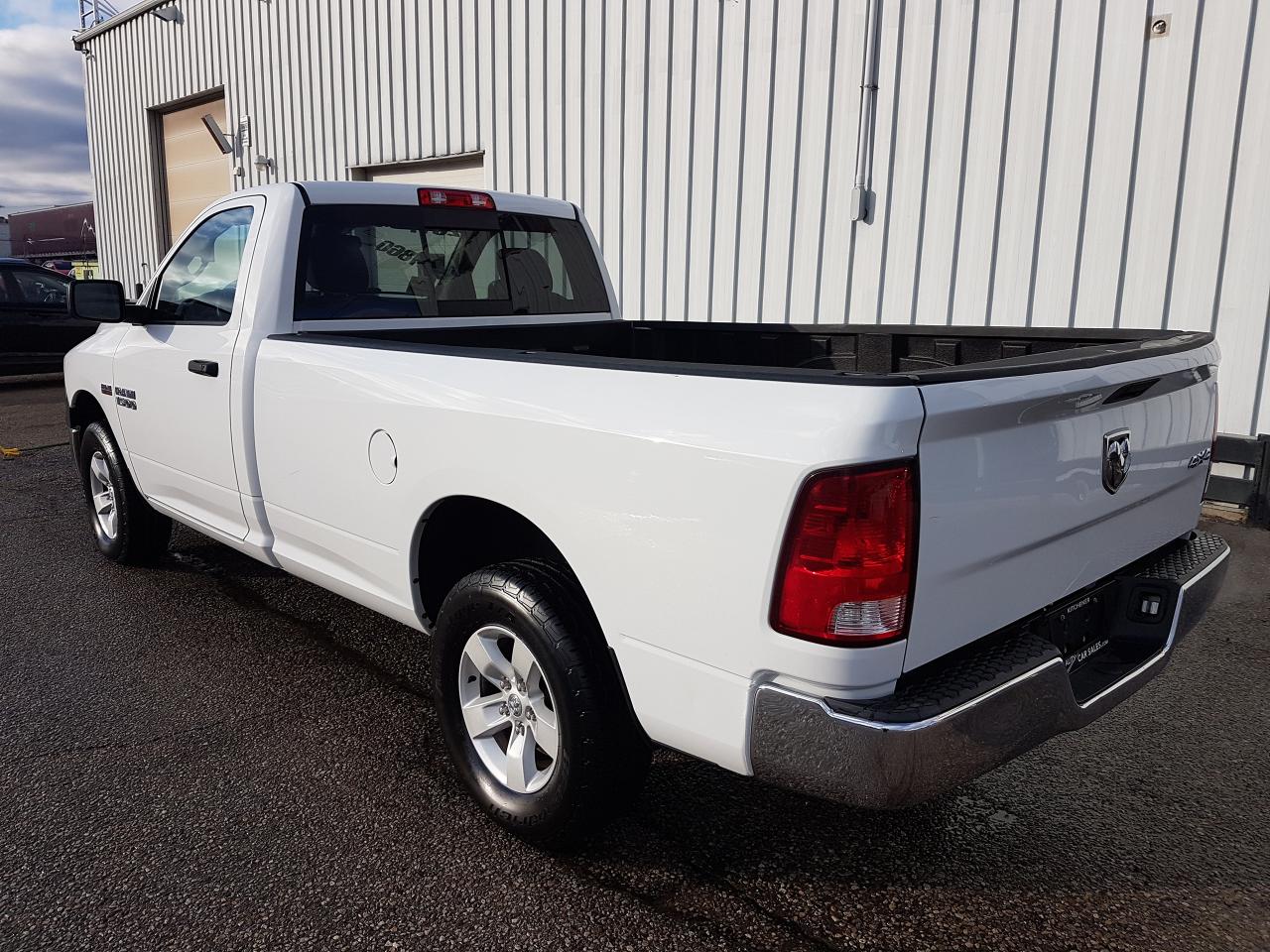 2019 RAM 1500 Classic Regular Cab 8' Long Box 4x4 Photo3