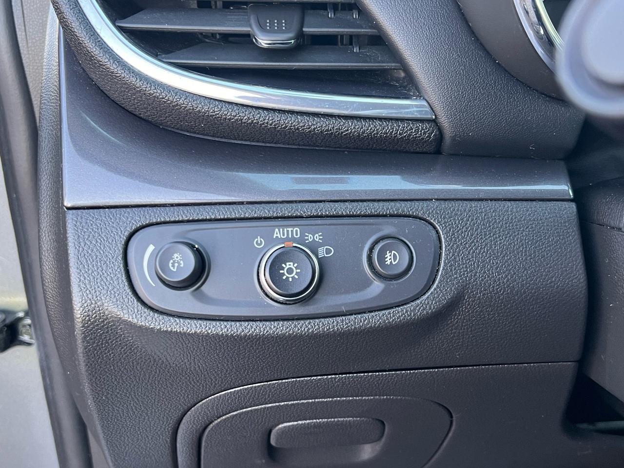 2019 Buick Encore Essence Photo25