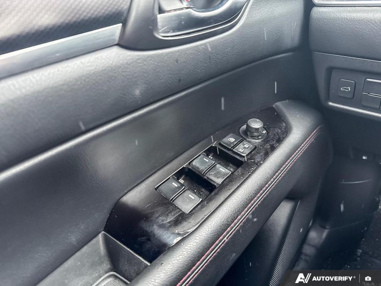 2023 Mazda CX-5 KURO / NO ACCIDENTS/ LEATHER/ ROOF/ HTD SEATS/ AWD Photo