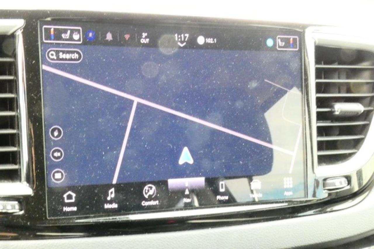 2024 Chrysler Grand Caravan SXT 2WD w/Htd cloth, Htd wheel, NAV, BUC - Photo #14