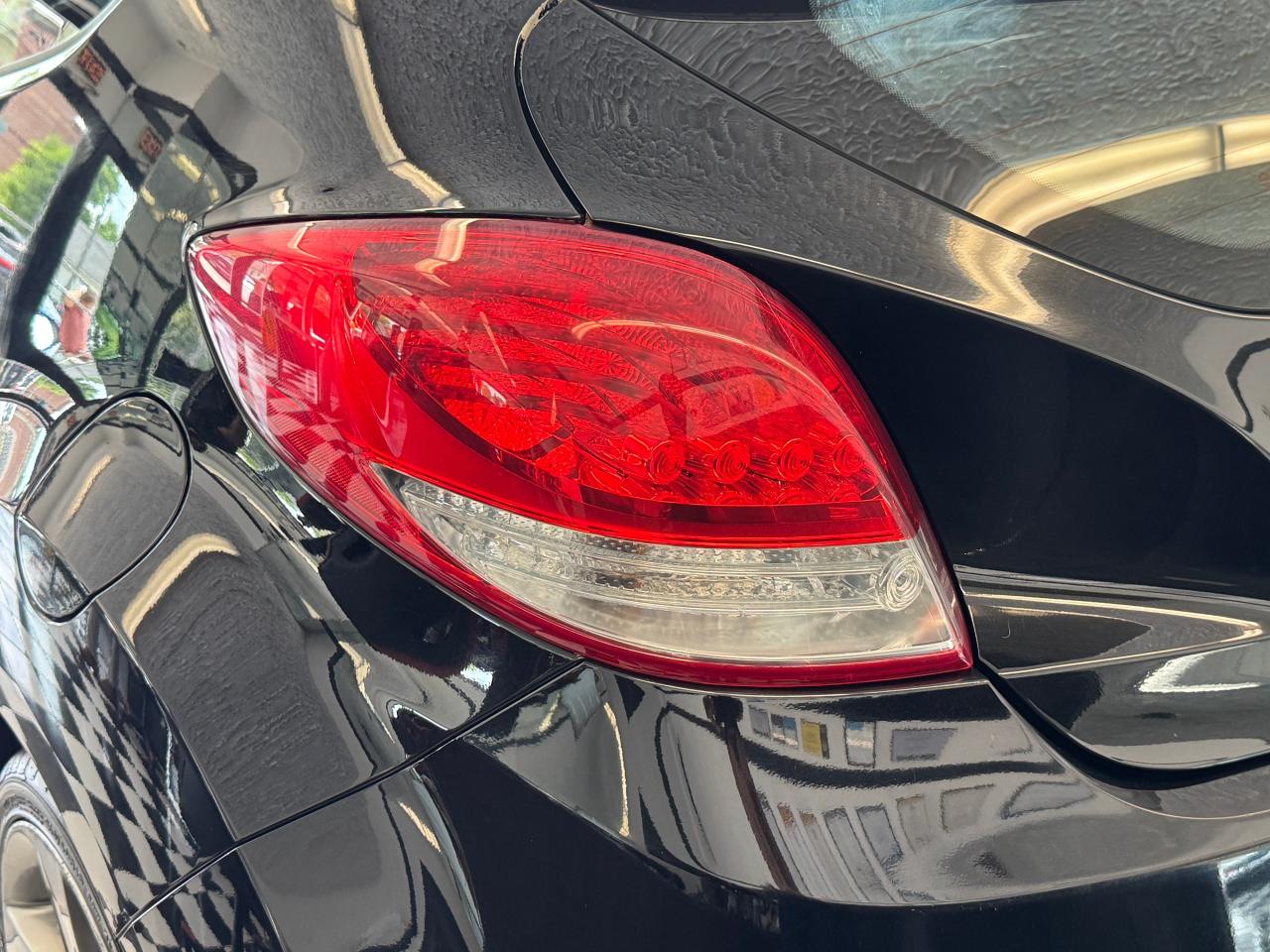 2013 Hyundai Veloster Turbo+Leather+Roof+Camera+Fog Lights+A/C Photo