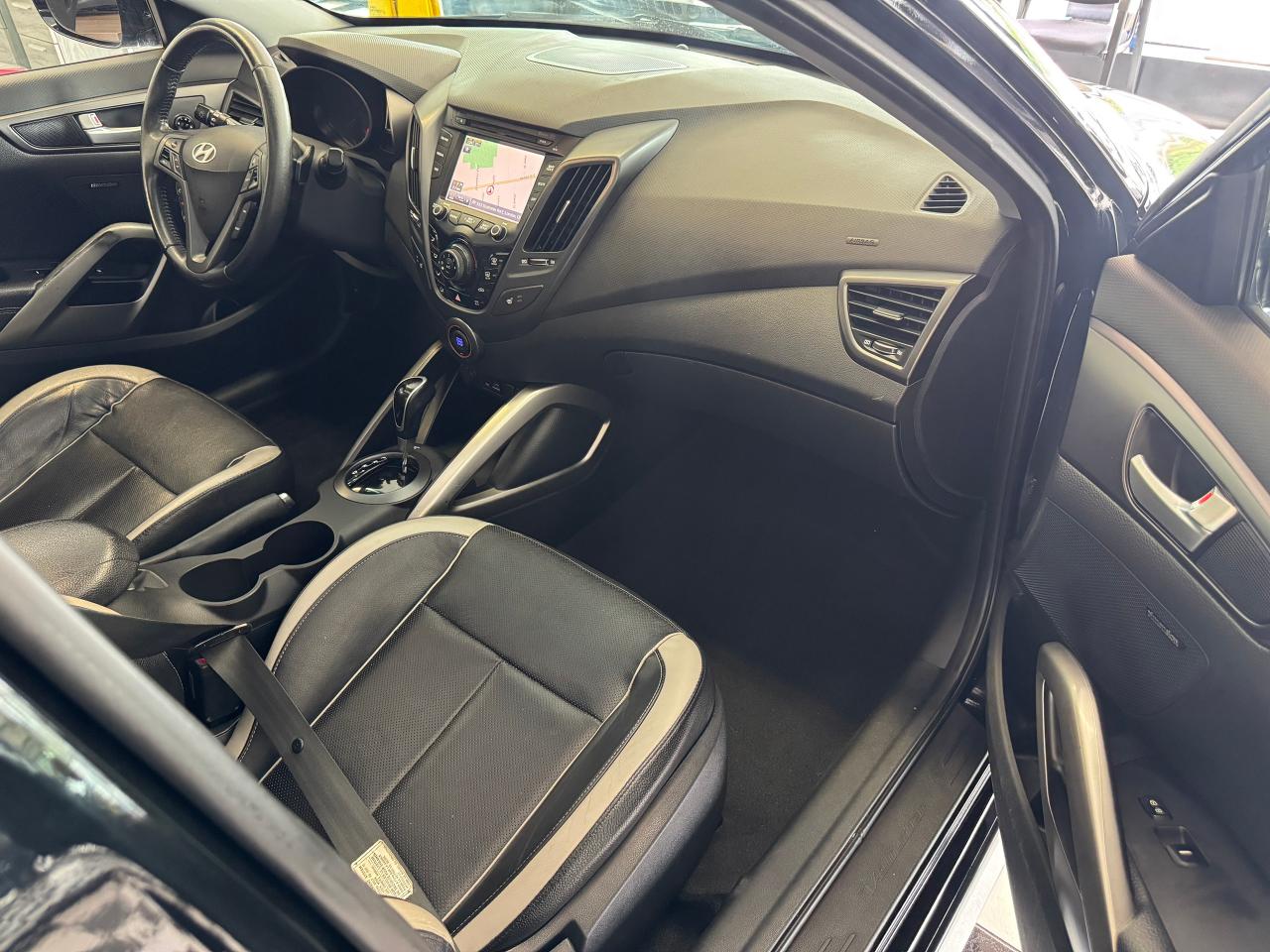 2013 Hyundai Veloster Turbo+Leather+Roof+Camera+Fog Lights+A/C Photo23