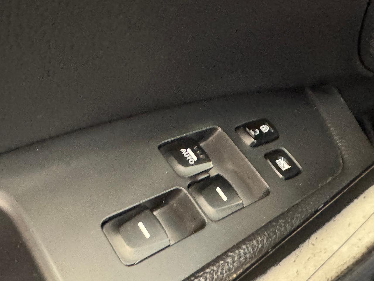 2013 Hyundai Veloster Turbo+Leather+Roof+Camera+Fog Lights+A/C Photo