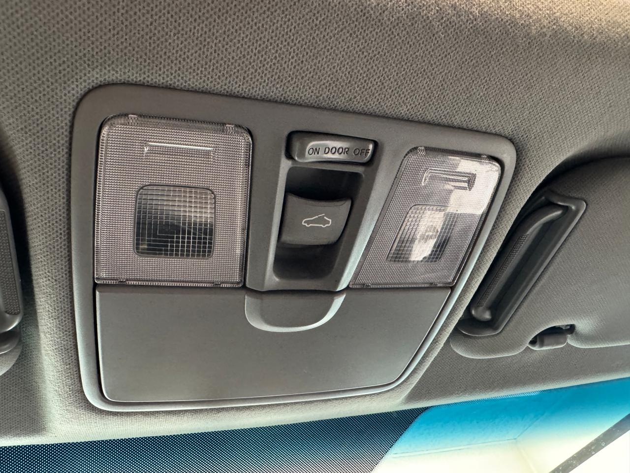 2013 Hyundai Veloster Turbo+Leather+Roof+Camera+Fog Lights+A/C Photo