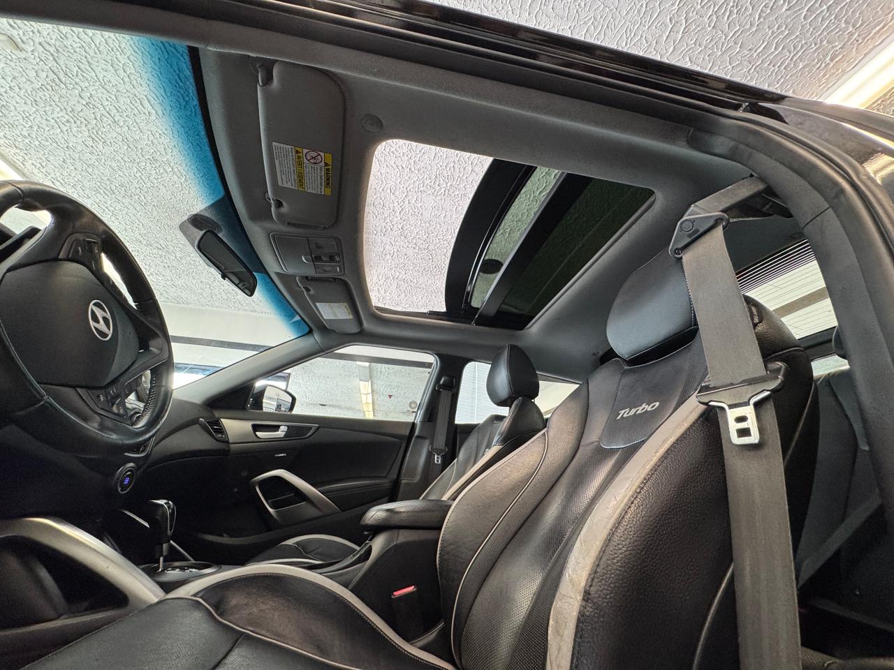 2013 Hyundai Veloster Turbo+Leather+Roof+Camera+Fog Lights+A/C Photo3