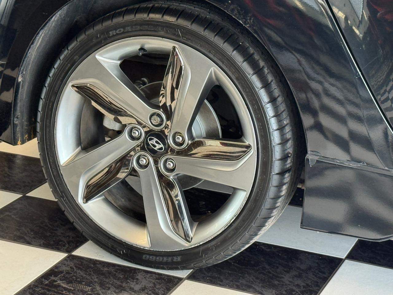 2013 Hyundai Veloster Turbo+Leather+Roof+Camera+Fog Lights+A/C Photo