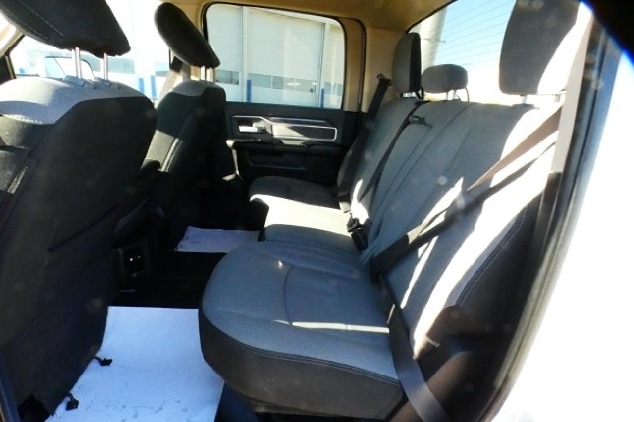 2019 Dodge Ram 2500 Big Horn 4x4 Crew Cab 8' Box w/Power cloth, BUC - Photo #9